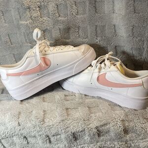 Nike Blazer Platform Low Sneaker Athletic White Pink Glaze Womens Size 7.5